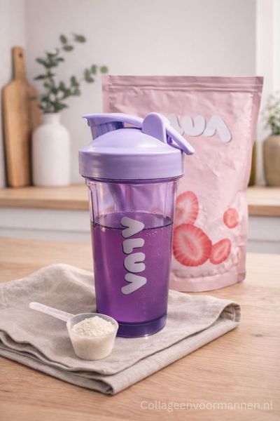 Alua shaker met ALUA collageen verpakking en scoop schep met collageen poeder